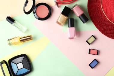 Dekoratif kozmetik kümesi