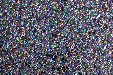 Gümüş pırıltılı parıldıyor