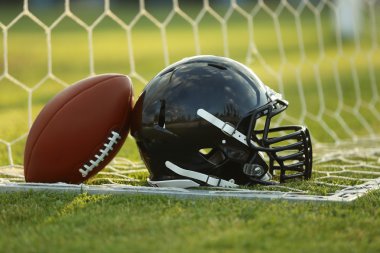 Top sahada ile ragbi kask