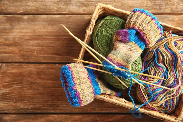 양모와 뜨개질 바늘 뜨개질 — 스톡 사진