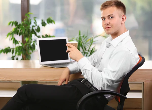 Young Man Cup Coffee Office — Stock Photo, Image