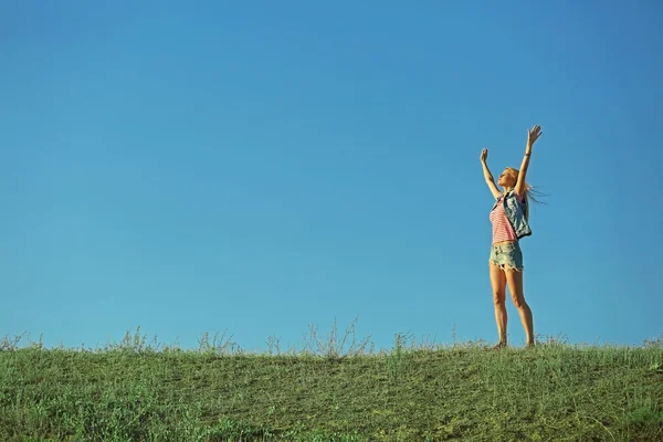 Feliz joven mujer — Foto de Stock