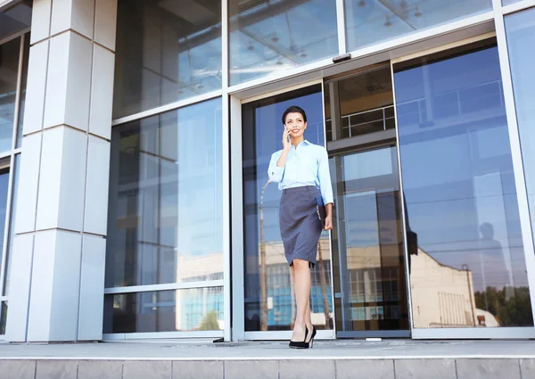 Beautiful Businesswoman Cellphone Clipboard Office — Stock Photo, Image