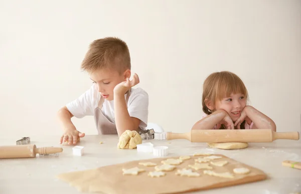 Bambini Che Fanno Biscotti Cucina — Foto Stock