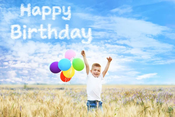 Lycklig Födelsedag Text Och Lite Glad Pojke Med Ballonger Fältet — Stockfoto
