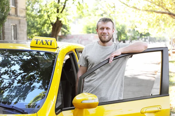 Conductor de taxi guapo — Foto de Stock