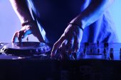 DJ keverő pályák mixer egy szórakozóhely