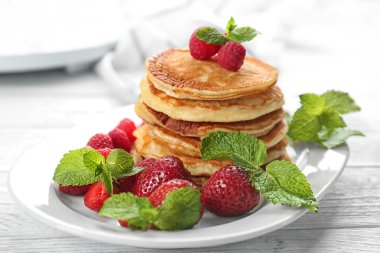 Çilek ile lezzetli gözleme