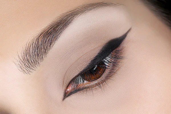 Hermoso maquillaje de ojos — Foto de Stock