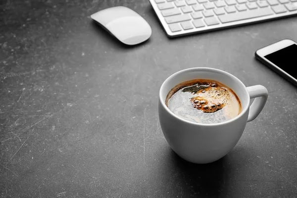 Cup of coffee with office tools — Stock Photo, Image