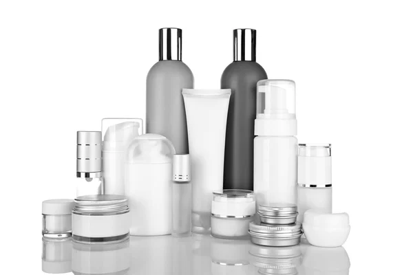 Verschillende cosmetische flessen geïsoleerd op wit — Stockfoto