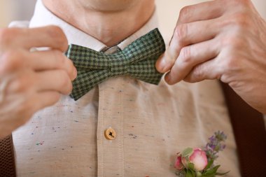 Şık damat düzeltme papyon