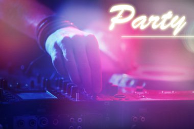 Metin parti ve Dj Mikser closeup müzik