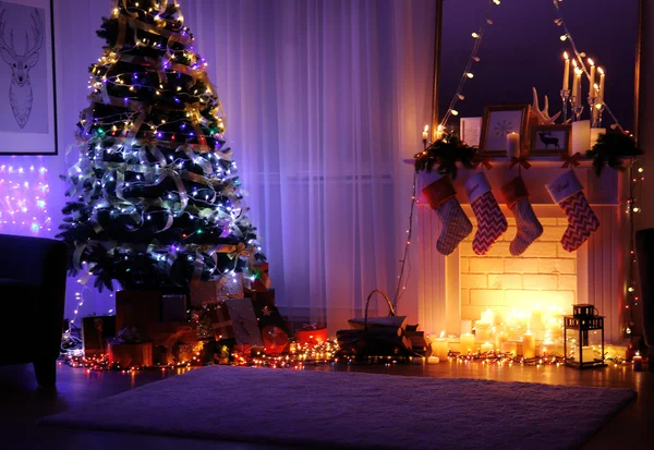 Interiör i vardagsrum inredda för jul — Stockfoto