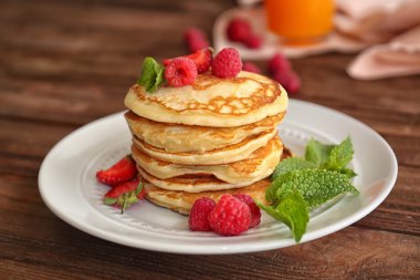 Çilek ile lezzetli gözleme