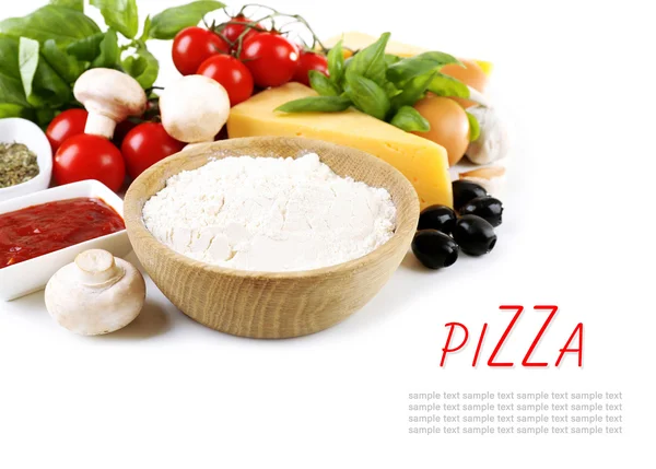 Ingredienti per gustose pizze e parole PIZZA su fondo bianco. Spazio per testo . — Foto Stock