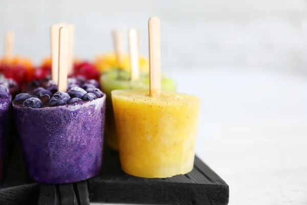 Sabroso helado de frutas, primer plano —  Fotos de Stock
