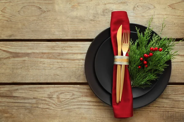 Christmas table setting on wooden background — Stock Photo, Image