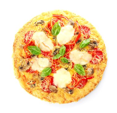 Beyaz arka planda lezzetli pizza.