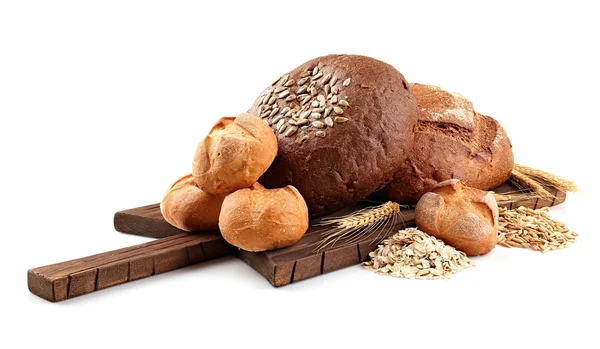 Färskt bröd, isolerad på vit — Stockfoto