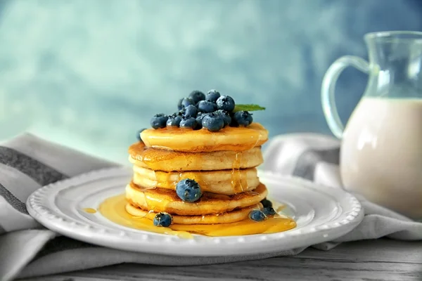 Läckra pannkakor med blueberrie — Stockfoto