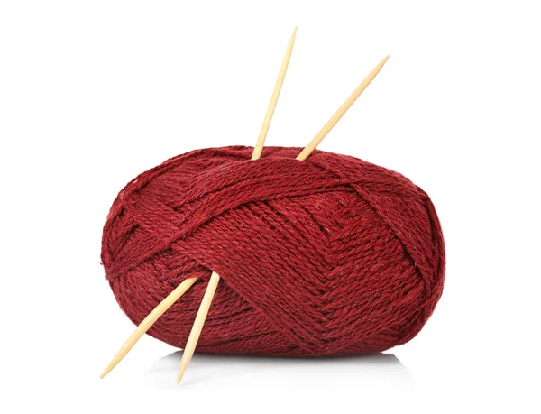 Ball of knitting yarn and needles isolated on white — Φωτογραφία Αρχείου