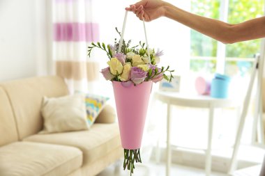 güzel buket tutan el 