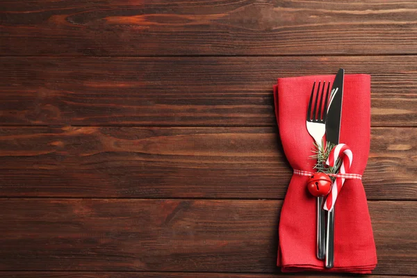 Table setting for Christmas dinner — Stock Image Table setting for Christmas dinner Stock Image