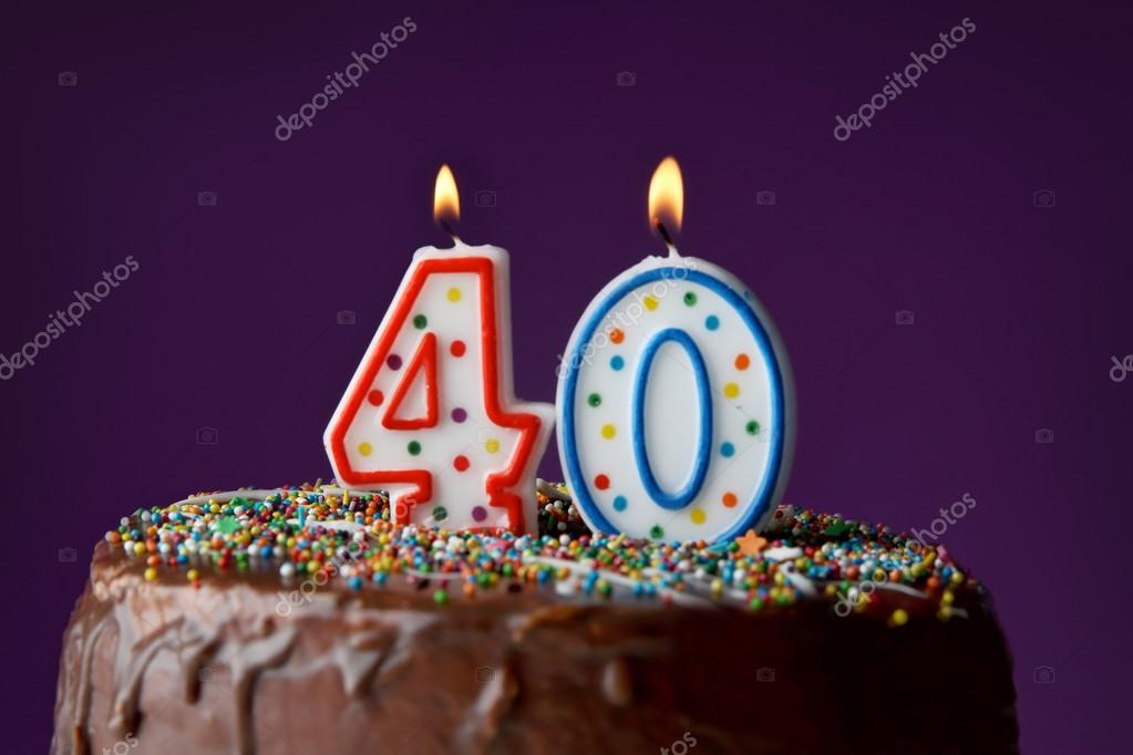 Gateau D Anniversaire Avec Bougies Image Libre De Droit Par Belchonock C