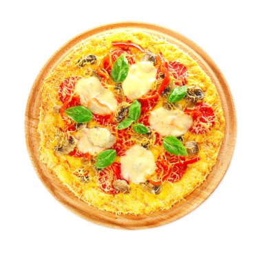 Beyaz arka planda lezzetli pizza.