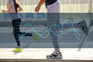 İnsanlar bacaklar Park'ta jogging closeup. Grafik sonuçları eğitim. Sağlık ve spor kavramı.