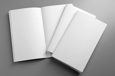 yığın boş broşür 