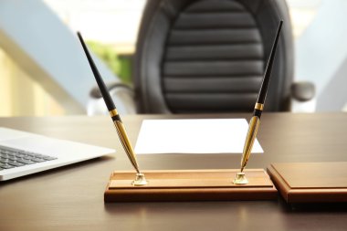İşadamı office işyerinde
