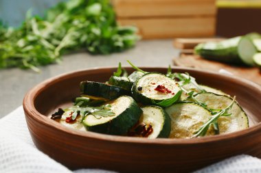 Fırında kabak dilimleri 