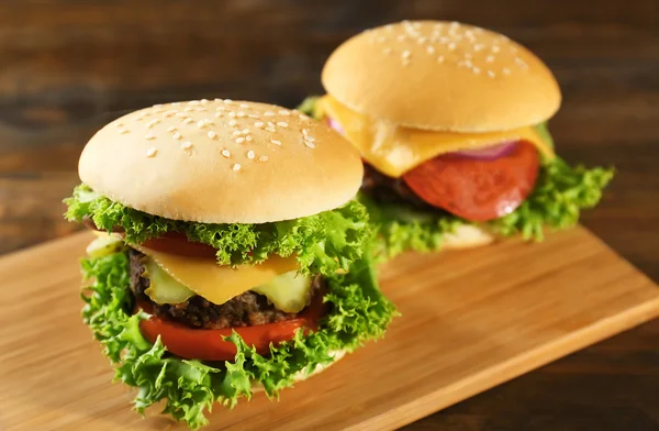 Große leckere Hamburger — Stockfoto