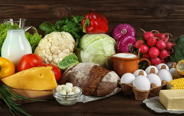 Zöldségek és tejtermékek — Stock Fotó