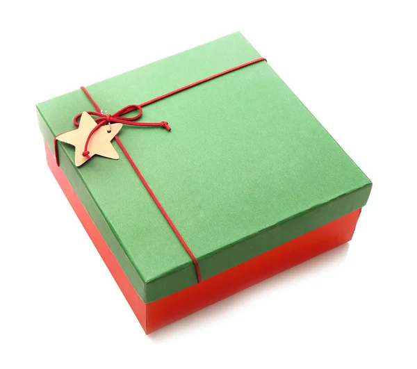 Рождественский подарок коробка изолированы на белом — стоковое фото