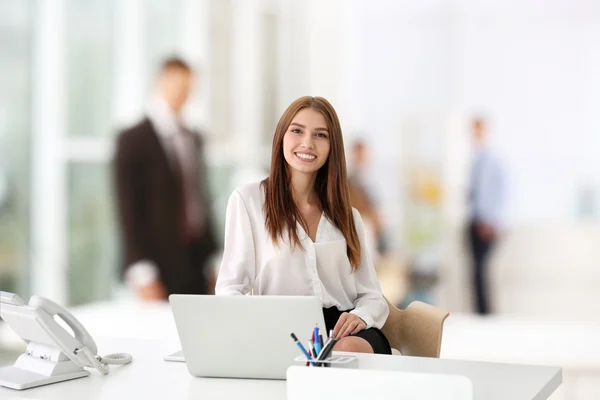 Young Woman Working Modern Office Business Concept — Stock Photo, Image