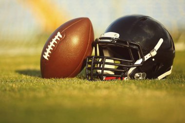 Top sahada ile ragbi kask