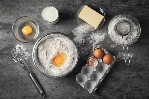 Ingrédients pour la fabrication du gâteau — Photo