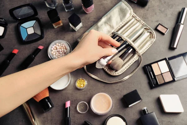Female makeup artist hand — Stock Photo, Image