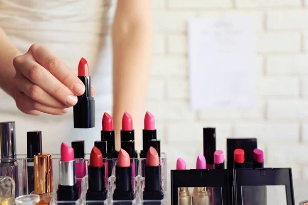 Female makeup artist hands — Stock Photo, Image