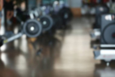 Spor salonu iç ekipmanlı, arka plan bulanık