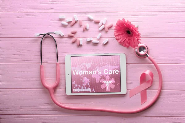 Şerit ve pembe stetoskop 