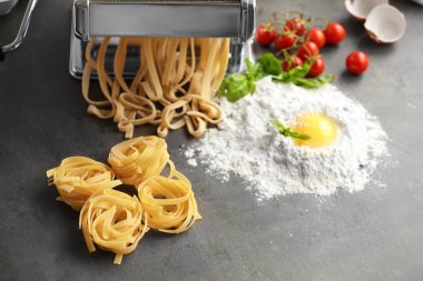 Tagliatelle mantarlı makarna makinesi