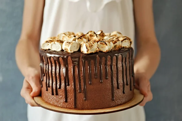 与棉花糖的巧克力蛋糕 — 图库照片