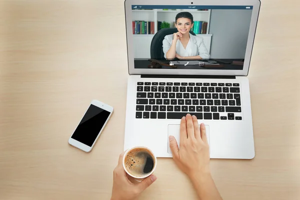 Vrouw Videoconferentie Met Advocaat Laptop Video Call Online Service Concept — Stockfoto