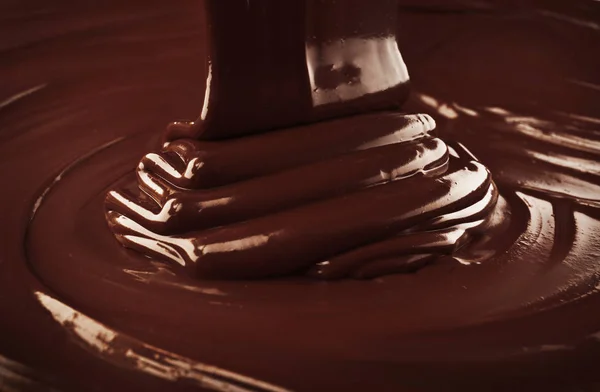 Lití tekuté čokolády — Stock fotografie
