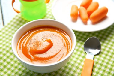 Sağlıklı bebek maması