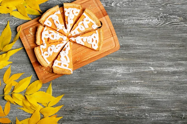 Delicious pumpkin cake — Stock Photo, Image